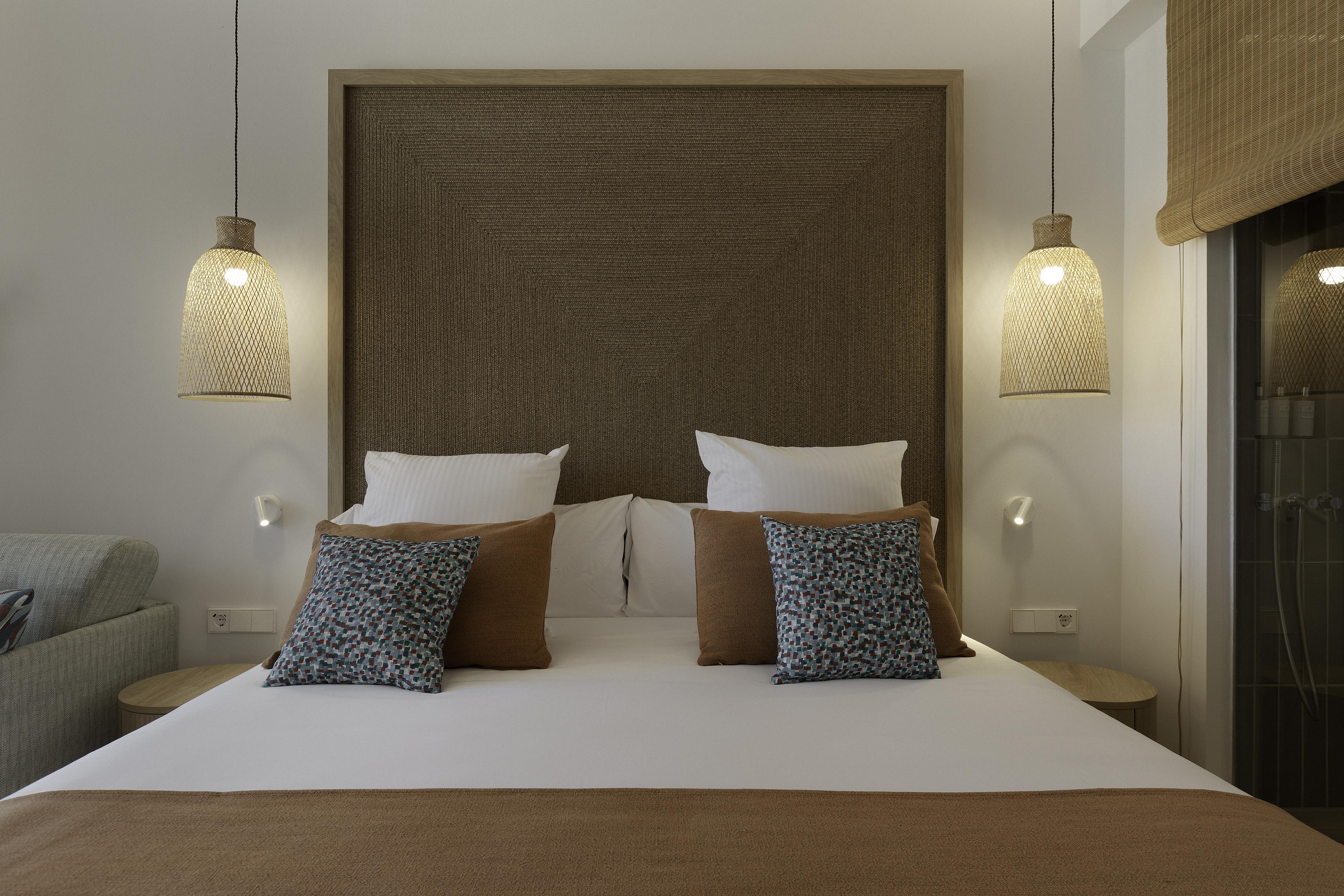 Port de Sant Miguel Cala San Miguel Ibiza Resort, Adults Only, Curio Collection By Hilton מראה חיצוני תמונה A bedroom at the hotel