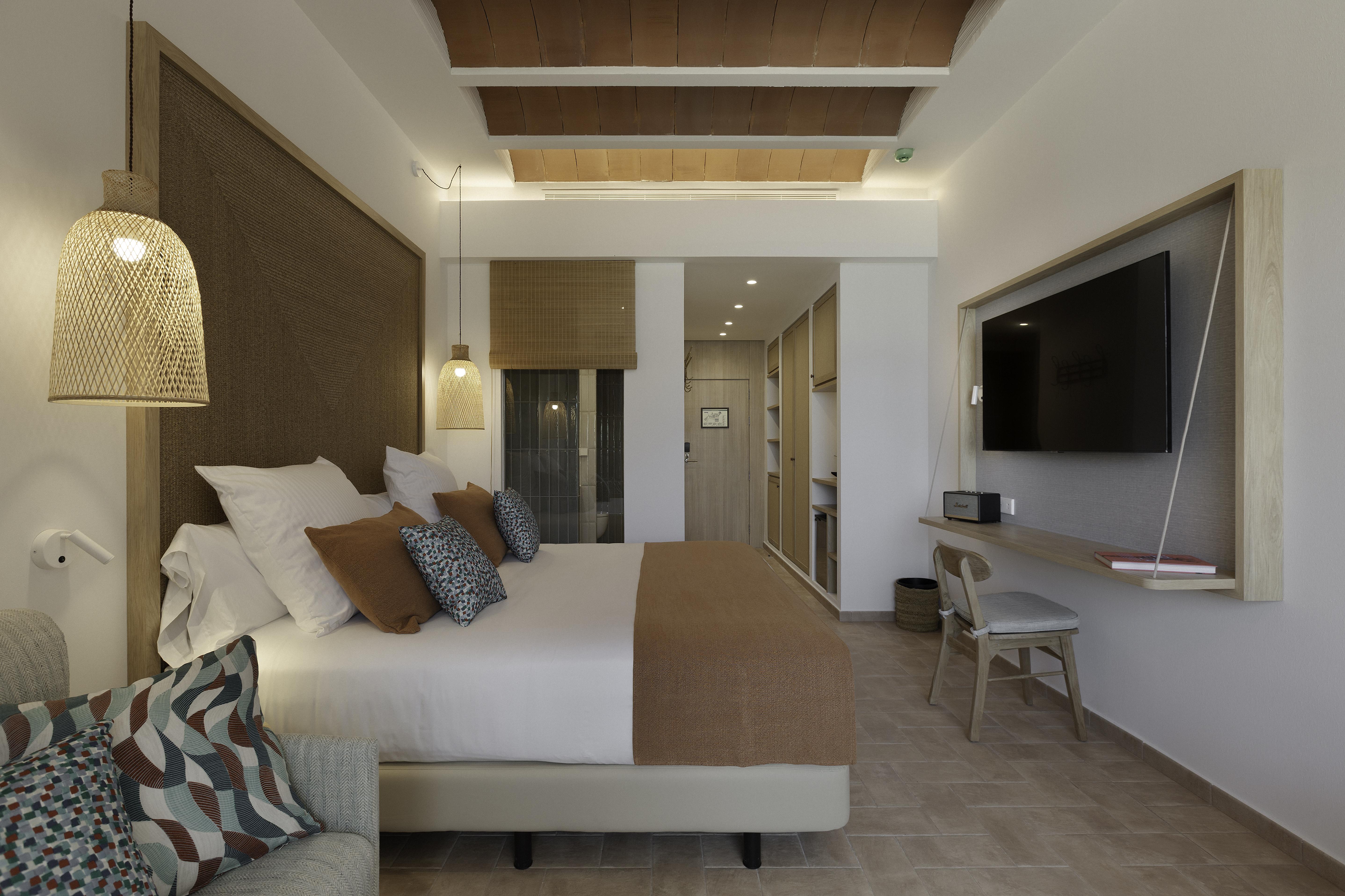 Port de Sant Miguel Cala San Miguel Ibiza Resort, Adults Only, Curio Collection By Hilton מראה חיצוני תמונה Deluxe room