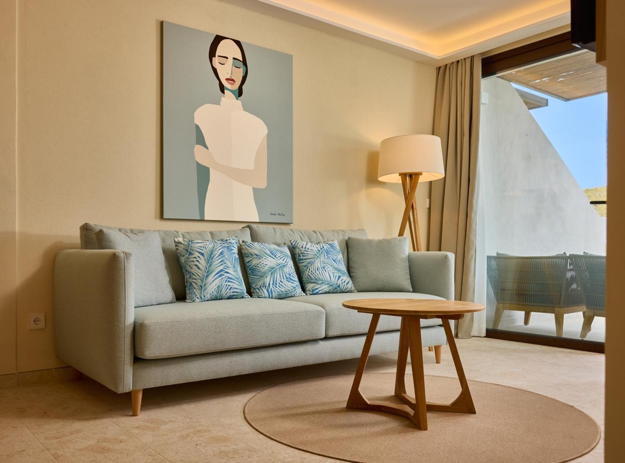 Port de Sant Miguel Cala San Miguel Ibiza Resort, Adults Only, Curio Collection By Hilton מראה חיצוני תמונה