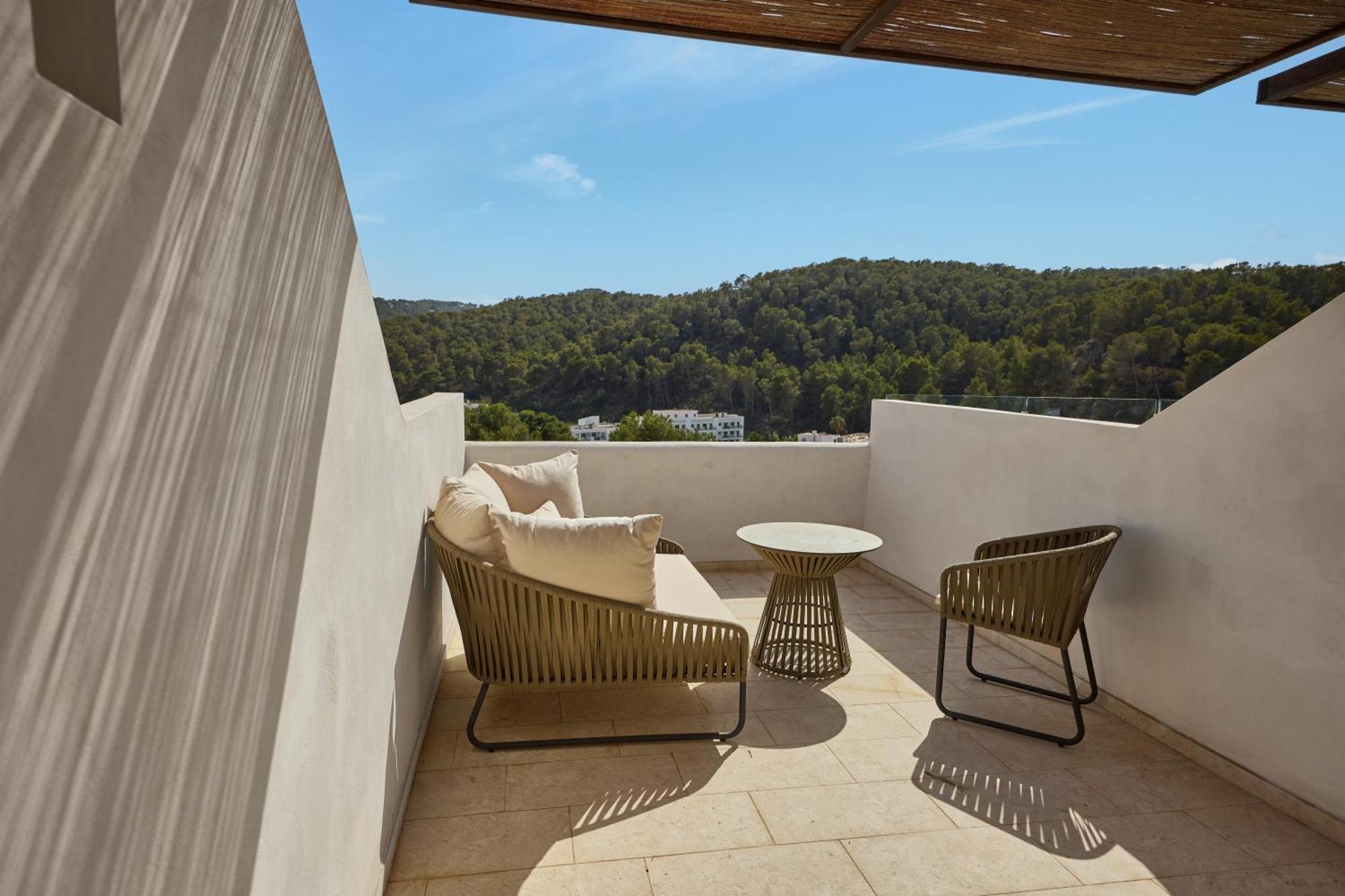 Port de Sant Miguel Cala San Miguel Ibiza Resort, Adults Only, Curio Collection By Hilton מראה חיצוני תמונה